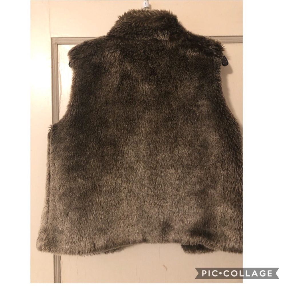 Girl’s Faux Fur Vest